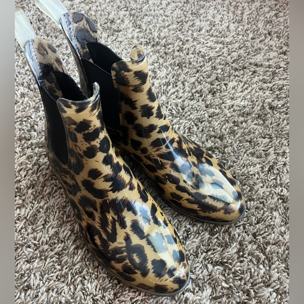 J Crew Leopard Print Chelsea Rain Boots size 7
